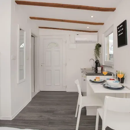Skatula Apartment Skradin
